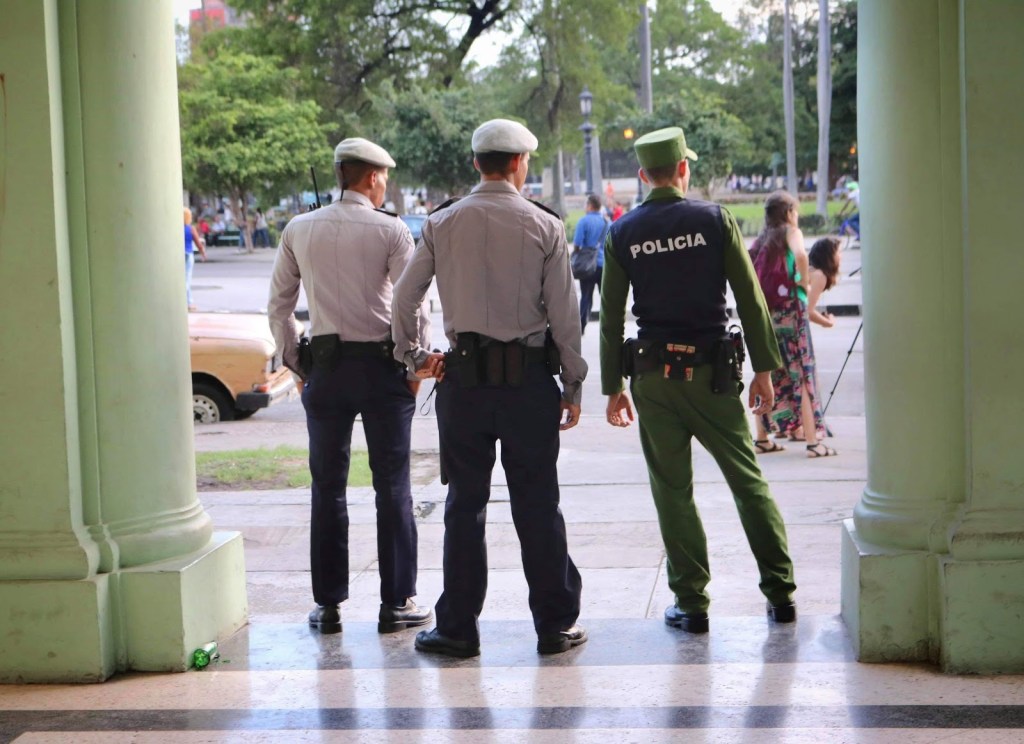 Viva la Revolución – The CIA, According to Cuba